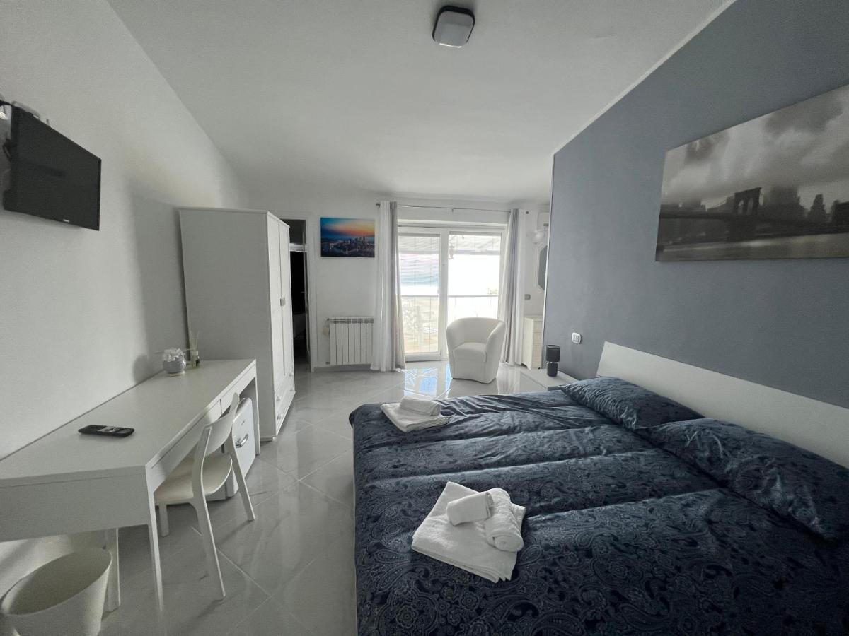 Villa Ludo A Zambrone Tropea Exterior foto
